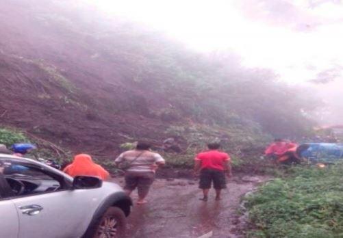 Akses ke Kawah Ijen Putus Tertutup Longsor dan Banjir Bandang