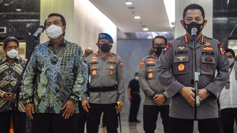 Kapolri Bertemu Ketua MA Bahas Pelaksanaan Tilang Elektronik - Bagian 2