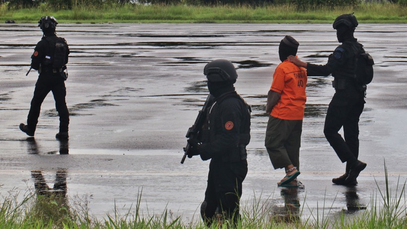 18 Terduga Teroris JAD Dibawa Densus 88 ke Jakarta - Bagian 2