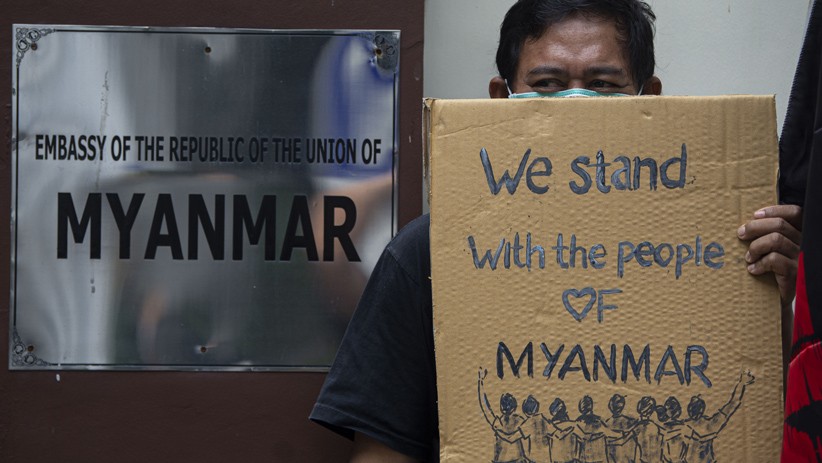 Aksi Kecam Kudeta Militer Myanmar, Demonstran Lepas Burung Merpati - Bagian 1