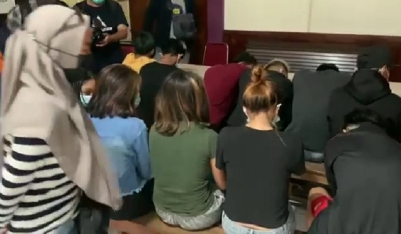 Prostitusi Online di Pontianak, Belasan Anak Terjaring dalam Satu Kamar Hotel