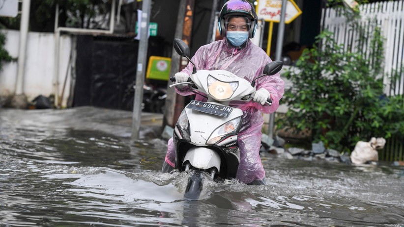 Hujan Sejak Minggu Dini Hari, Perumahan Green Garden Jakarta Terendam Banjir - Bagian 2