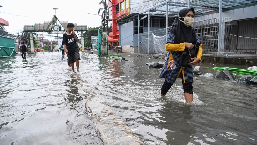 Hujan Sejak Minggu Dini Hari, Perumahan Green Garden Jakarta Terendam Banjir - Bagian 1