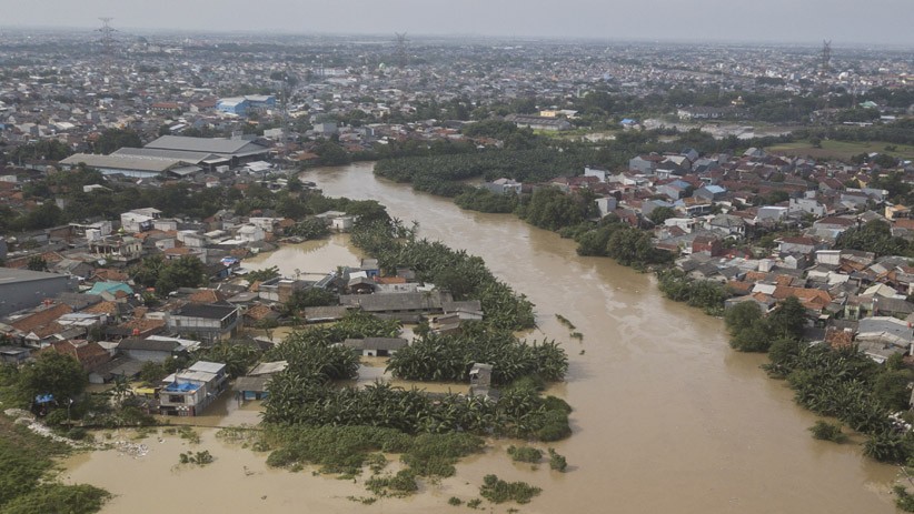 Penampakan dari Udara Banjir Rendam Permukiman Warga Tambun Bekasi - Bagian 2