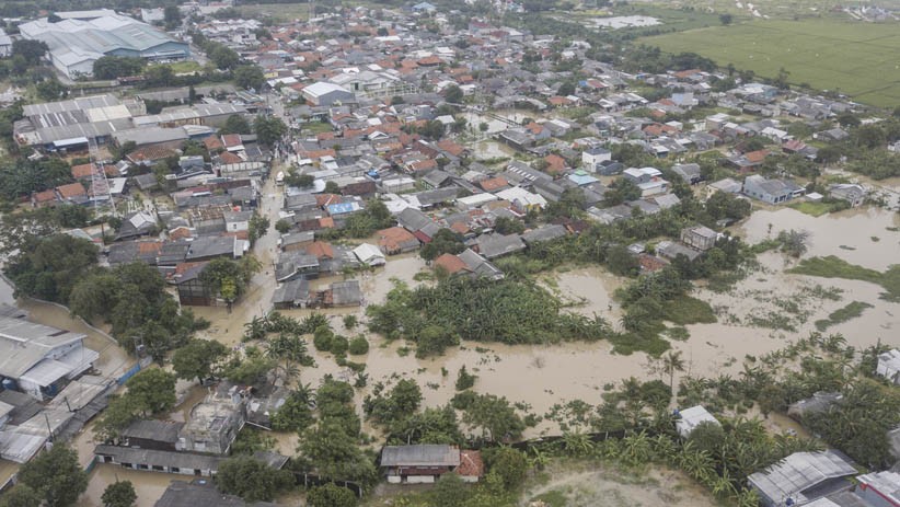 Penampakan dari Udara Banjir Rendam Permukiman Warga Tambun Bekasi - Bagian 1