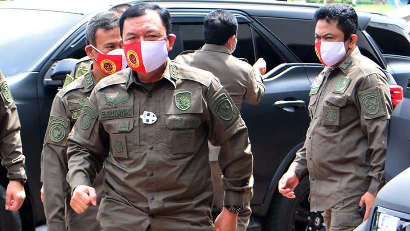 Penampilan Kepala BIN Budi Gunawan Pakai Masker Merah Putih Ikuti Raker DPR - Bagian 1