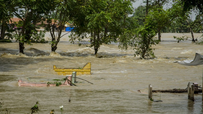 Ratusan Makam TPU Kebon Sari Subang Terendam Banjir