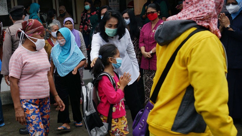 Menteri PPPA Dampingi Pengungsi Gunung Merapi Kembali ke Rumah - Bagian 1