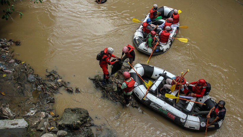 Mengarungi Sungai Babura Medan Sambil Memungut Sampah - Bagian 2