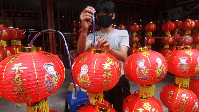 Ribuan Lampion Hiasi Kota Pontianak Meriahkan Perayaan Imlek - Bagian 1