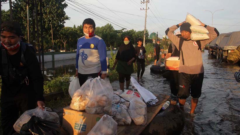 Relawan Pemuda Salurkan Bantuan untuk Korban Banjir Semarang - Bagian 3