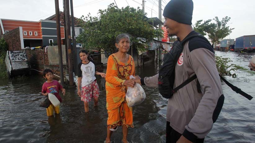 Relawan Pemuda Salurkan Bantuan untuk Korban Banjir Semarang - Bagian 1