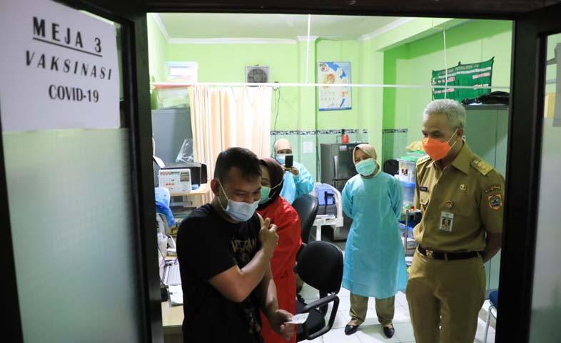 Vaksinasi Turunkan Kasus Kematian dan Positif  Covid pada Nakes hingga 30 Persen 