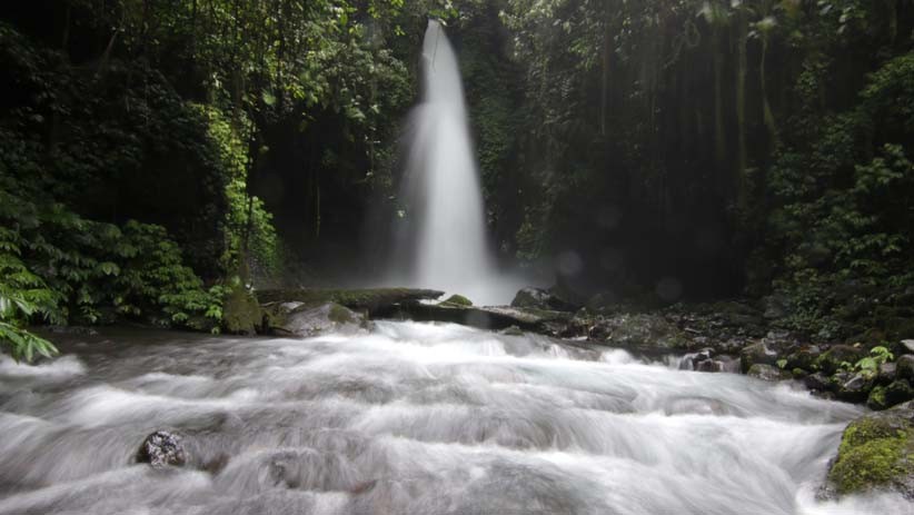 Keindahan Air Terjun di Kaki Gunung Raung - Bagian 1