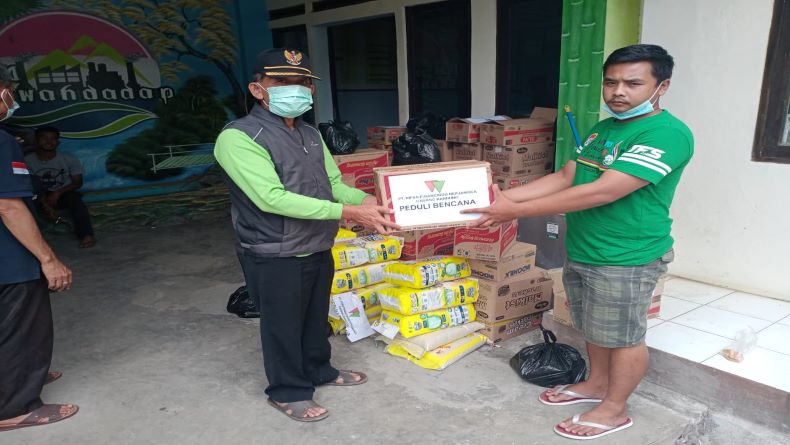 Korban Longsor Sumedang Kembali Dapat Bantuan Sembako dan Selimut 