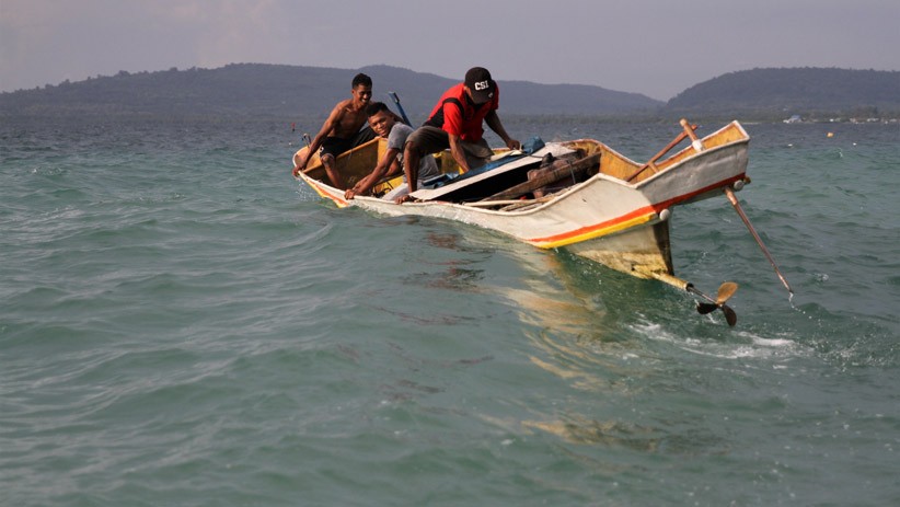 SAR Kendari Selamatkan 4 Nelayan yang Perahunya Terbalik di Perairan Kolaka