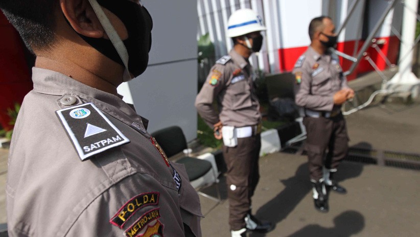 Mirip Polisi, Begini Penampakan Seragam Satpam Berwarna Cokelat - Bagian 3