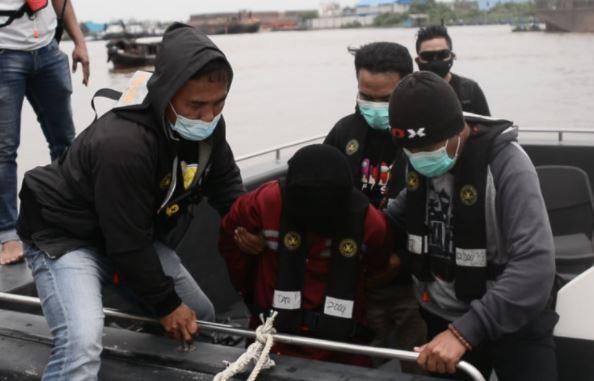 Densus 88 Geledah Rumah 3 Terduga Teroris di Kalbar