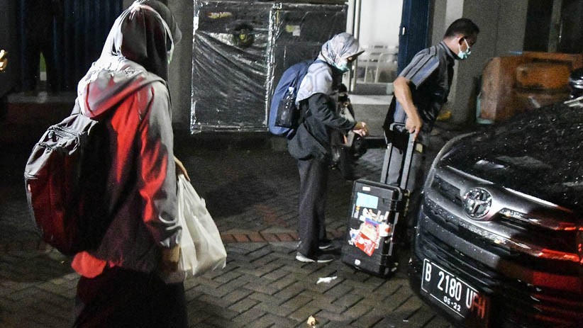 Usut Kasus Korupsi Bansos Covid, KPK Geledah Sebuah Kantor di Bekasi - Bagian 1