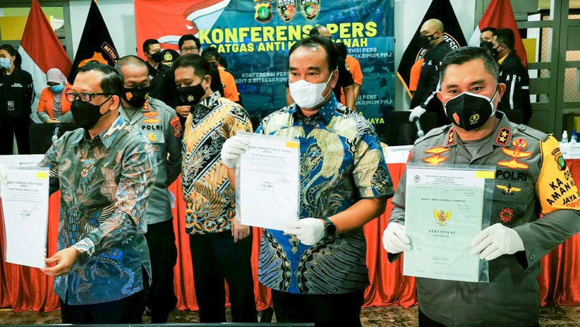 Ibu Dino Patti Djalal Korban Mafia Tanah, Pelaku Fredy Kusnadi Ditangkap Polisi - Bagian 2