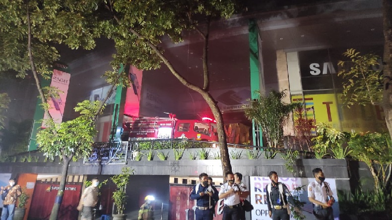 Basement BEC Bandung Terbakar, 5 Orang Alami Sesak Napas