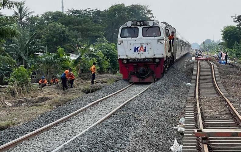  Jalur Sudah Aman, Semua Kereta Api Menuju Jakarta Sudah Dapat Melintas