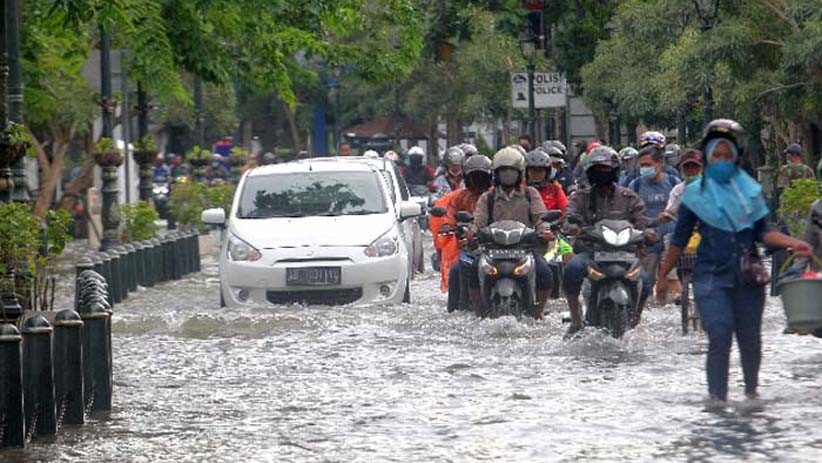 Kawasan Kota Lama Semarang Kembali Terendam Banjir - Bagian 3