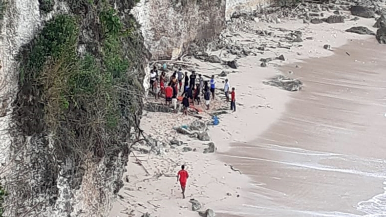WNA Tanpa Identitas Ditemukan Tewas di Tebing Pantai Bingin Bali