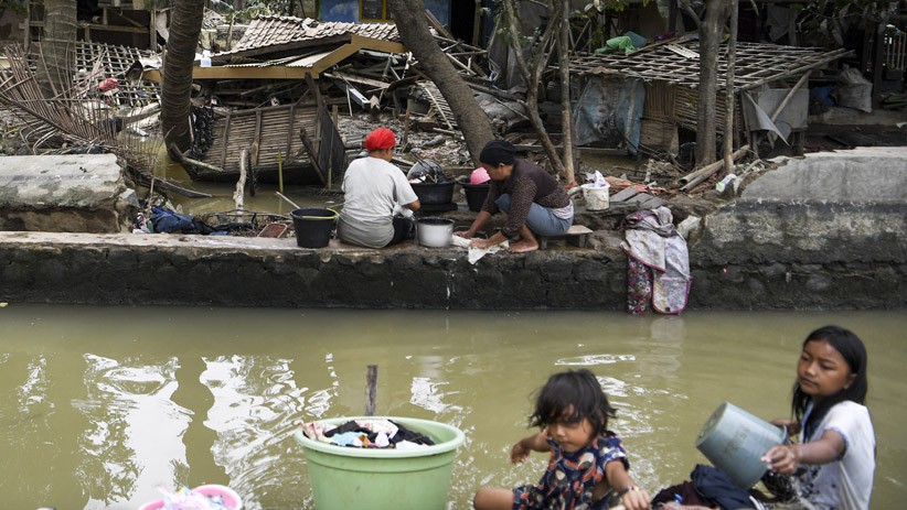 Banjir Masih Rendam Karawang, Ketinggian Air 30-100 Sentimeter - Bagian 3