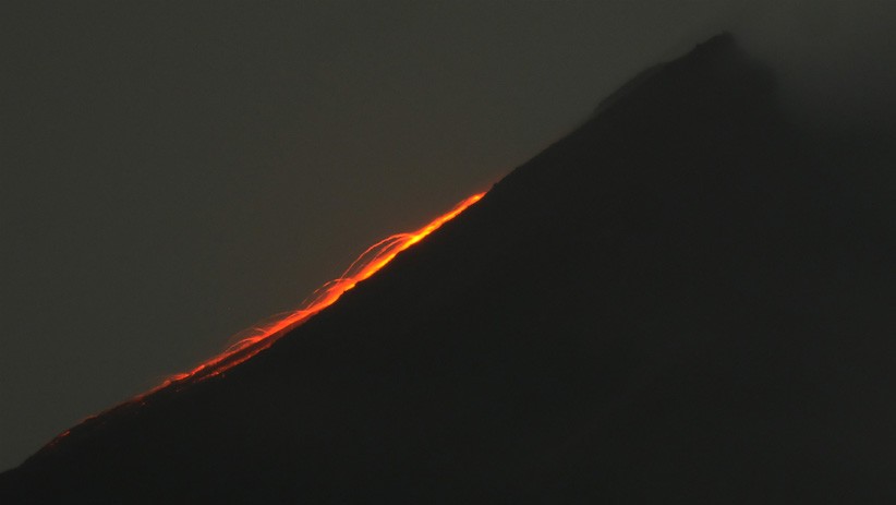 BPPTKG Catat 7 Kali Guguran Lava Pijar Merapi Sepanjang Hari Ini