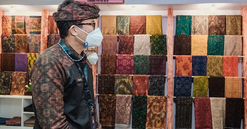 Sandiaga Uno Akan Percepat Vaksinasi Pelaku Parekraf di Destinasi Prioritas