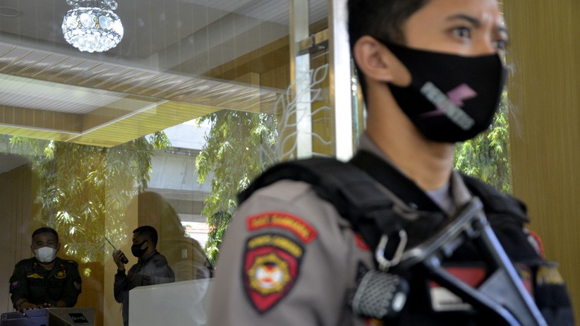 KPK Geledah Kantor PUTR Sulsel, Cari Bukti Dugaan Suap Nurdin Abdullah - Bagian 3