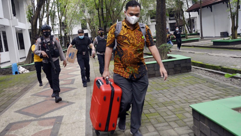 Cari Bukti Suap Nurdin Abdullah, KPK Geledah Kantor Gubernur Sulsel - Bagian 1