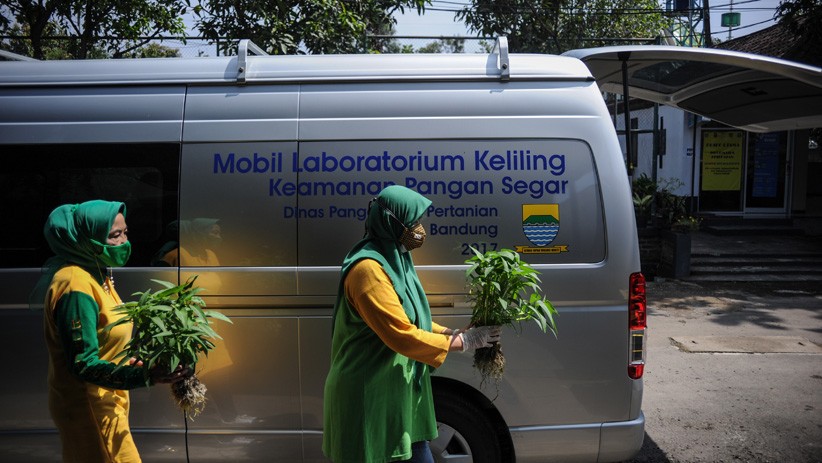 Mobil Laboratorium Keliling Cek Kesegaran Sayuran, Buah dan Daging - Bagian 1
