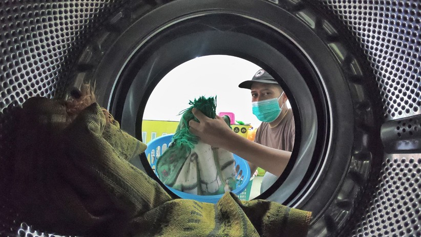 Musim Hujan, Jasa Laundry Pakaian Banjir Orderan - Bagian 1