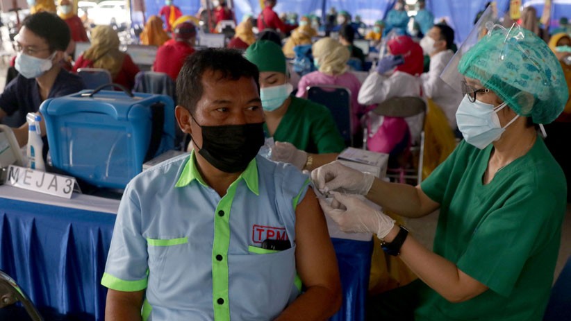 1.000 Sopir Angkutan Umum Kota Tangerang Disuntik Vaksin Covid-19  - Bagian 1