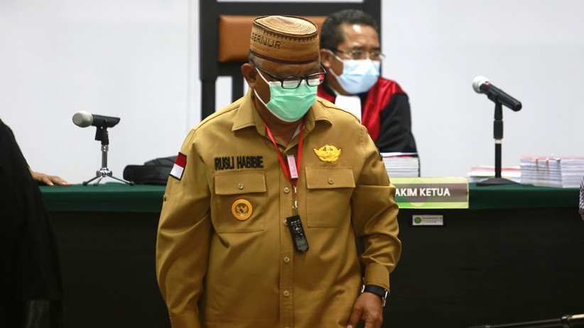 Gubernur Gorontalo Rusli Habibie Jadi Saksi Sidang Kasus Dugaan Korupsi - Bagian 1