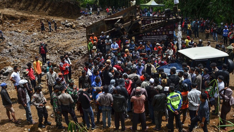Sidak, Wagub Jabar Hentikan Sementara Aktivitas Tambang Pasir Leuweung Keusik - Bagian 2