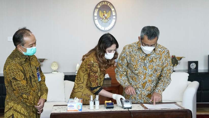 Wamenkeu Bayar Pajak Pakai Mesin EDC - Bagian 1