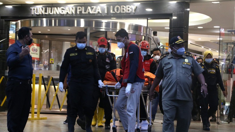 Pengunjung Tewas Terjatuh di Tunjungan Plaza Surabaya - Bagian 2