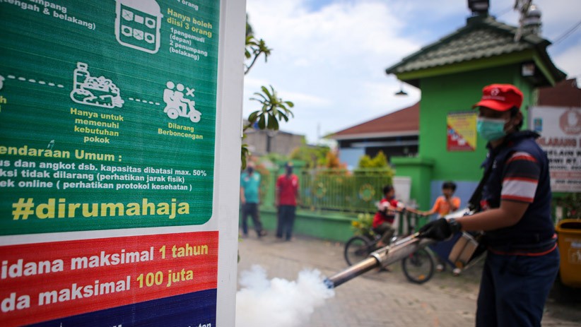 Cegah DBD, Lokasi Bekas Banjir Tangerang Difogging - Bagian 2