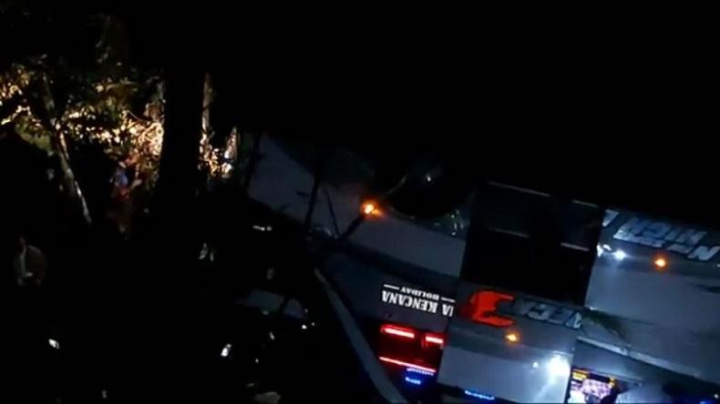Bus Rombongan Peziarah Masuk Jurang di Sumedang, 20 Korban Tewas