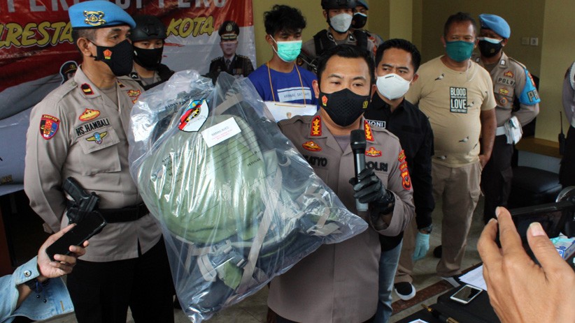Ini Barang Bukti Pelaku Pembunuhan Berantai di Bogor - Bagian 1