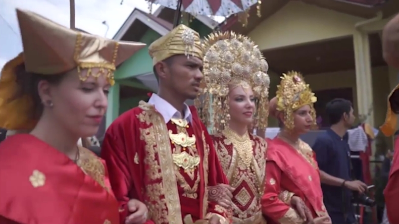 Pria  asal Minang, Sumatera Barat menikahi bule asal Prancis (Budi Sunandar/MNC Portal)