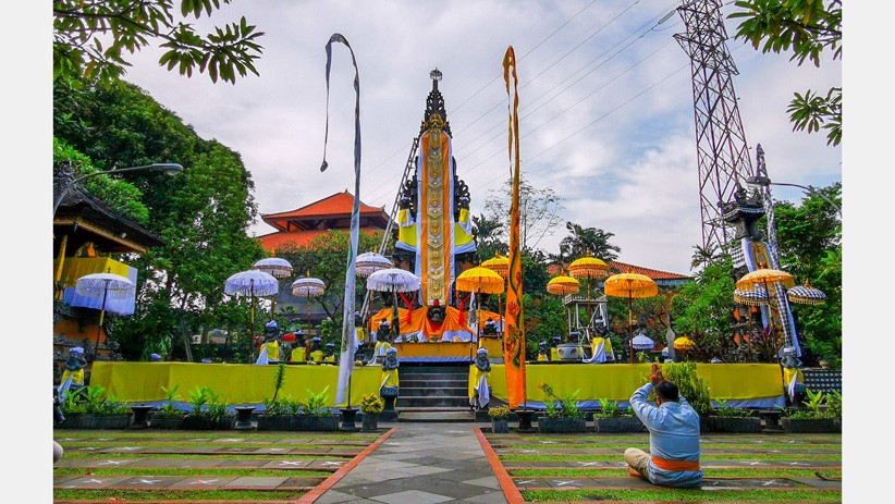 Jelang Hari Raya Nyepi, Umat Hindu Sembahyang di Pura Aditya Jaya Jakarta - Bagian 5