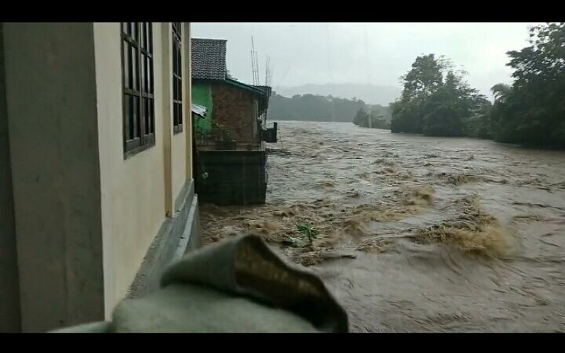 Debit Sungai Ogan Meninggi, Warga 6 Kecamatan di OKU Waspada Banjir