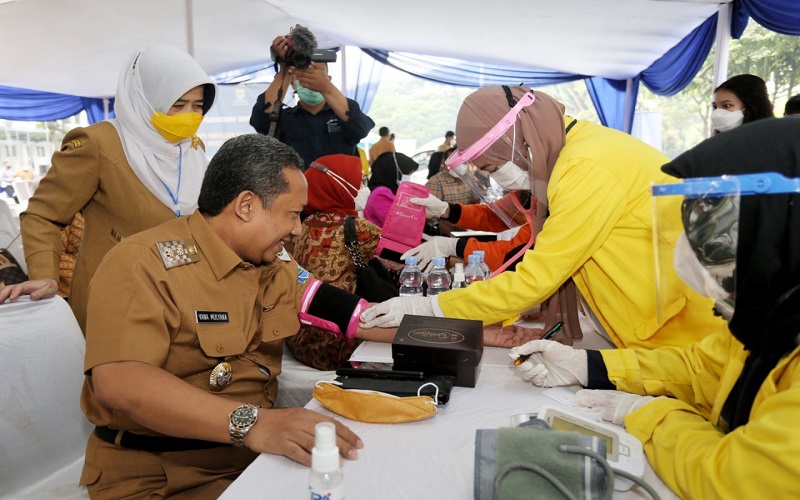 Hampir Semua Pelayan Publik di Kota Bandung Telah Divaksin, Lansia Baru 14 Persen