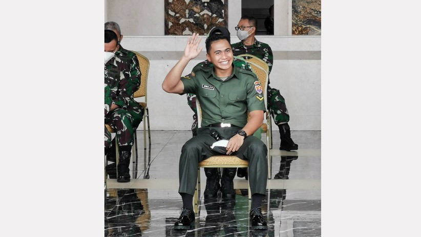 Serda Aprilia Manganang Tampil Gagah Berseragam TNI Didampingi Jenderal Andika - Bagian 3