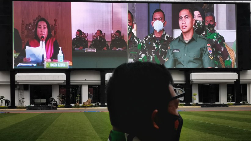 Serda Aprilia Manganang Tampil Gagah Berseragam TNI Didampingi Jenderal Andika - Bagian 5
