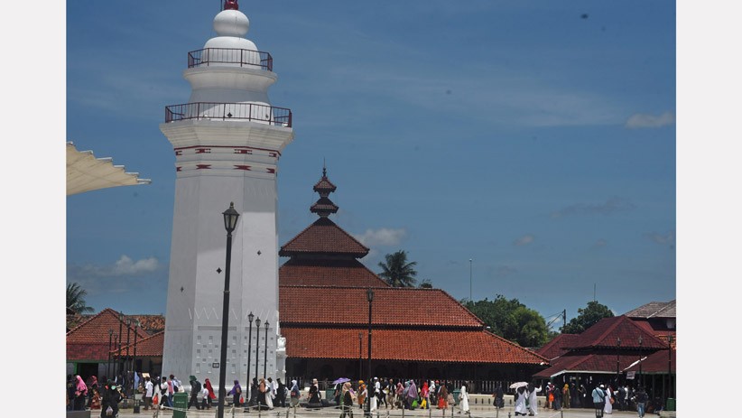 Wisata Ziarah Sultan Maulana Hasanuddin Banten Ramai di Tengah Pandemi - Bagian 3